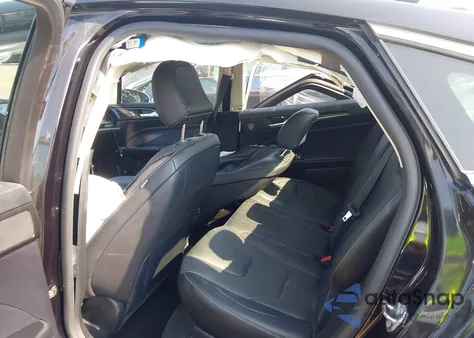 2020 Ford Fusion Titanium z USA, uszkodzony, nr VIN 3FA6P0K93LR119947